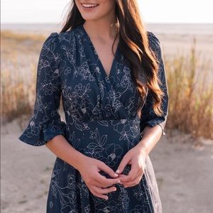 NWT Gal Meets Glam Irene Floral Maxi Navy Size 2